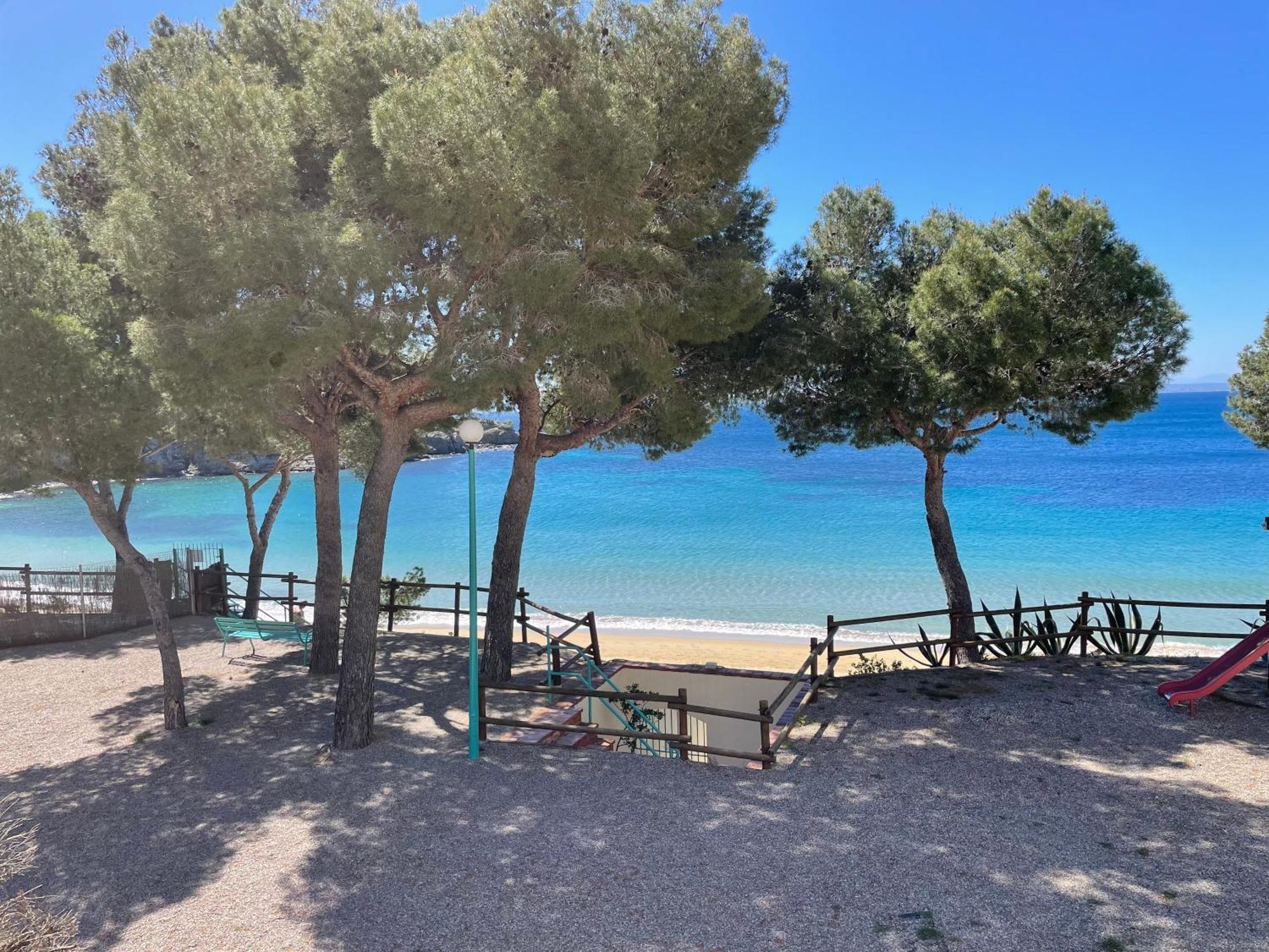 New Madrague Beach Roses Extérieur photo